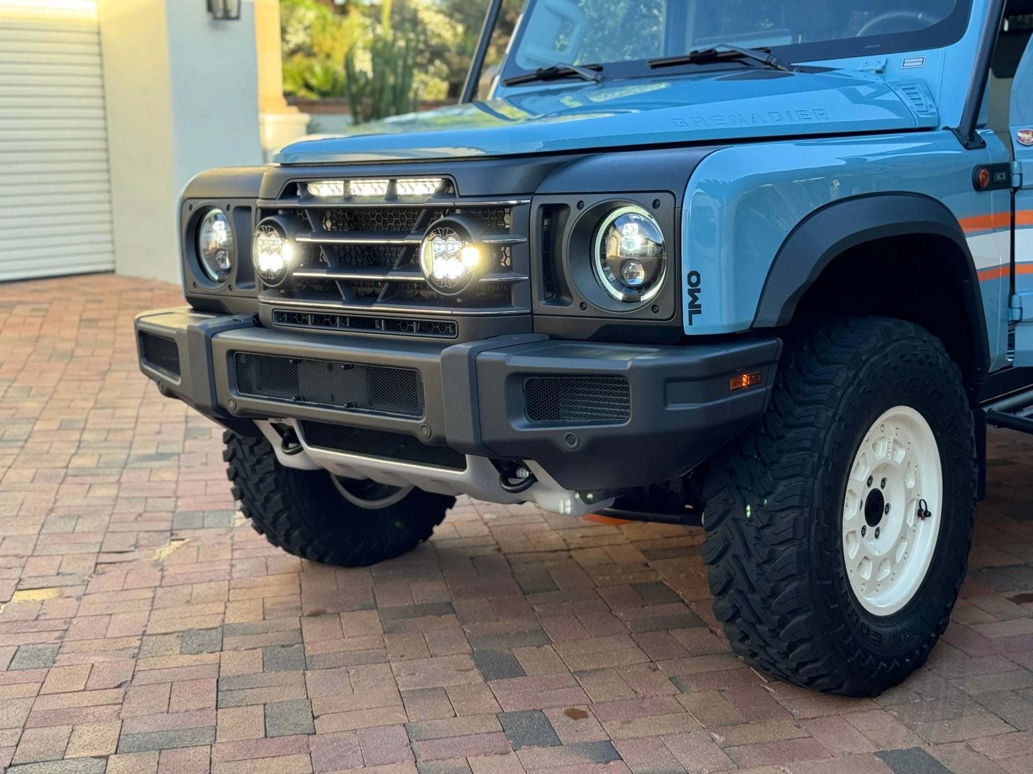 Grenadier Grille Light Mounts : Baja Designs LP4 - Image 5