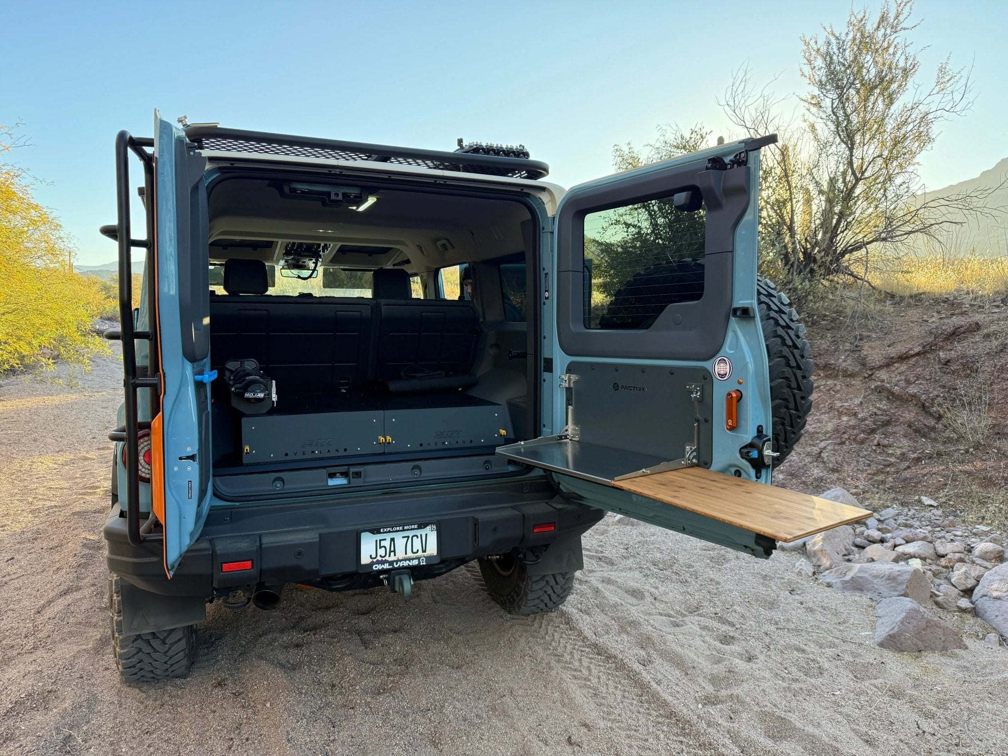 Grenadier Tailgate Table : Folding - Image 6