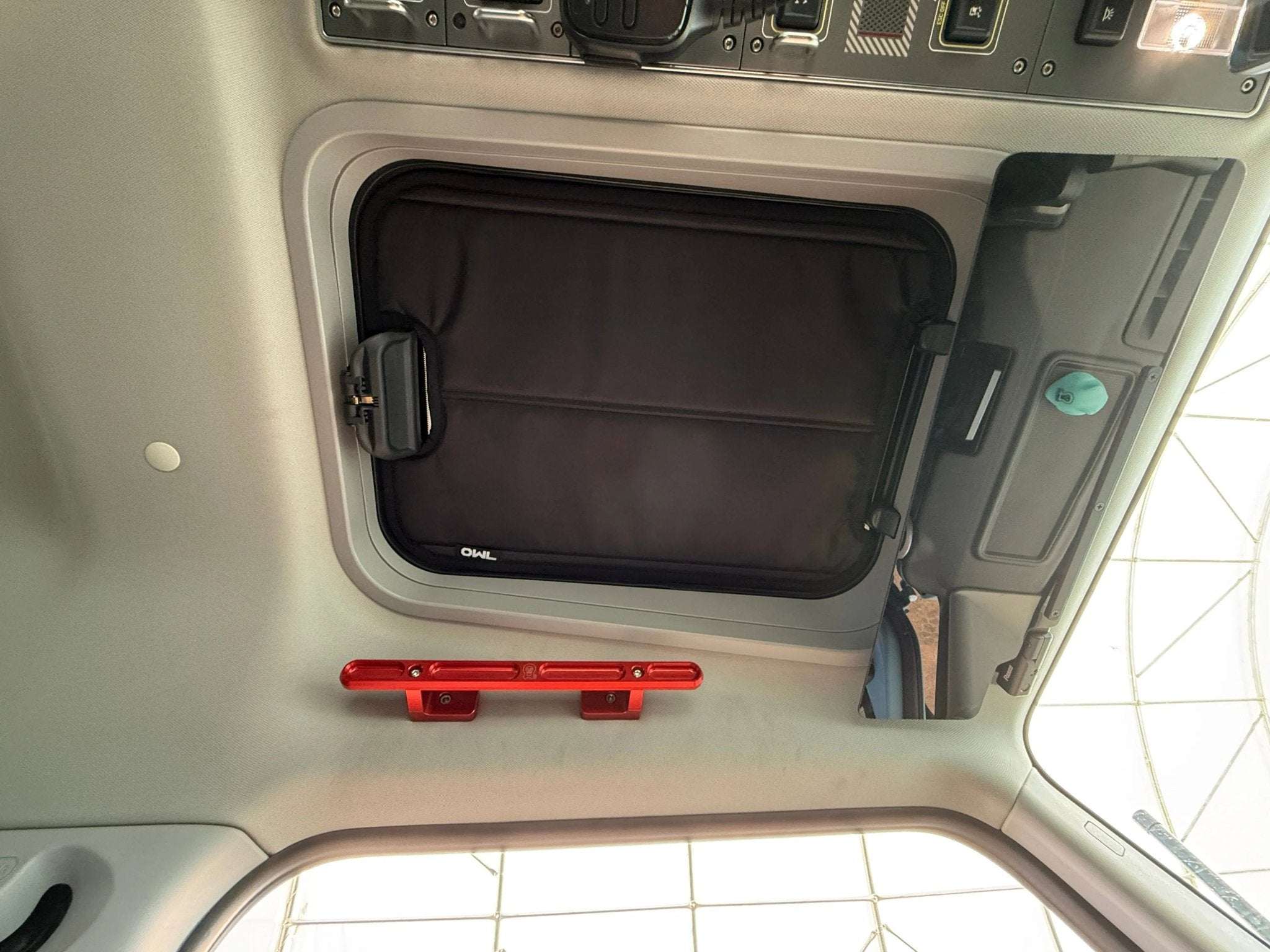 Safari Insulated Window Shades for INEOS Grenadier - Image 4