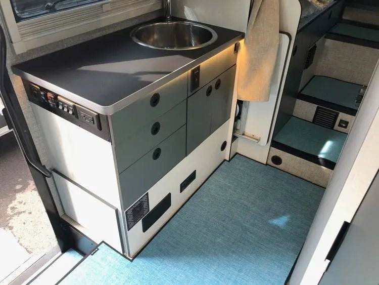 Sprinter Ekko Floor Mats (2025) - Image 11
