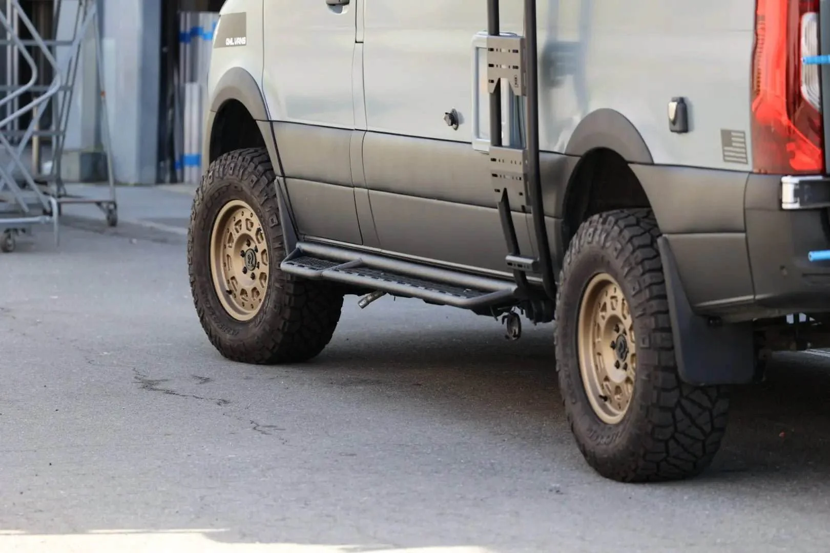 Sprinter Side Steps : Explorer - Image 17
